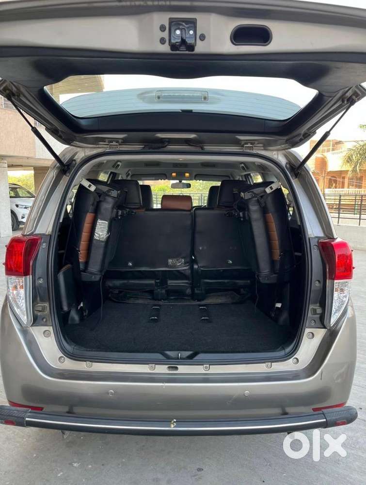 Toyota Innova Crysta 2017 Diesel Well Maintained