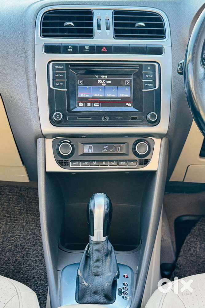 Volkswagen Vento 1.2 Tsi Highline Plus At, 2017, Petrol