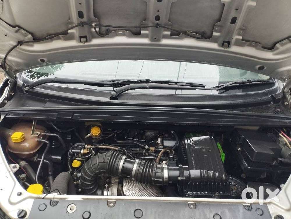 Mahindra Marazzo M6, 2018, Diesel
