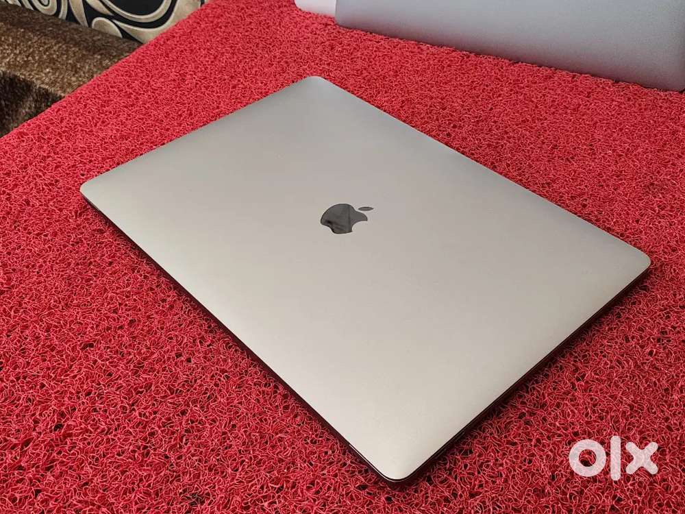 Apple Macbook Pro 32gb Ram i7 512gb SSD GRAPHIC 15INCH