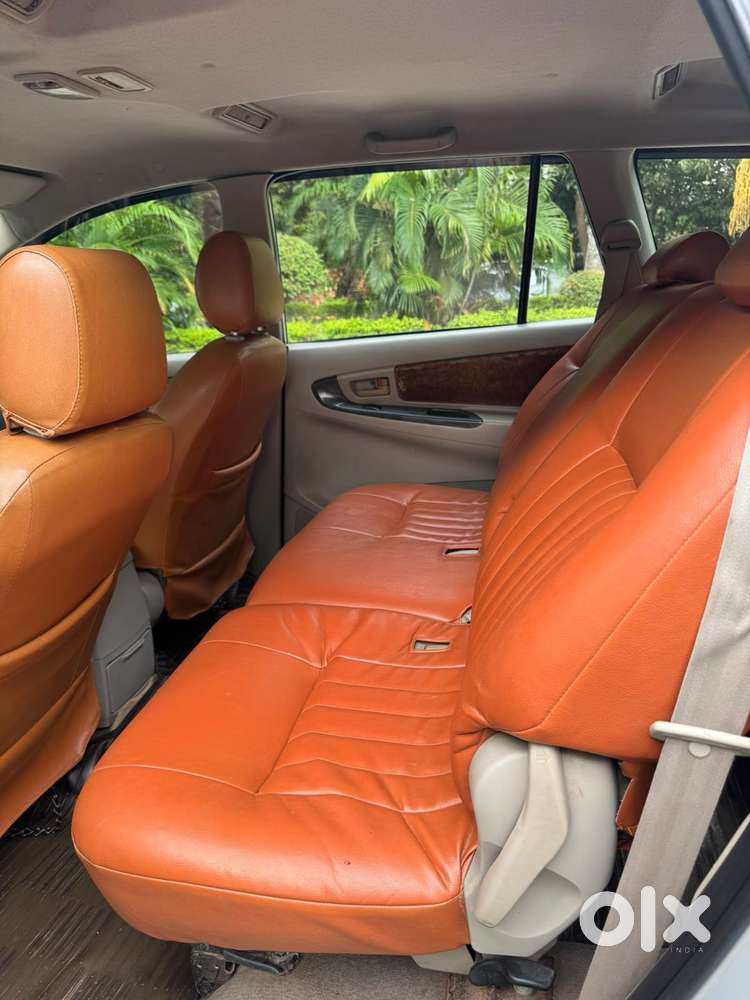 Toyota Innova 2.5 G (diesel) 8 Seater, 2012, Diesel