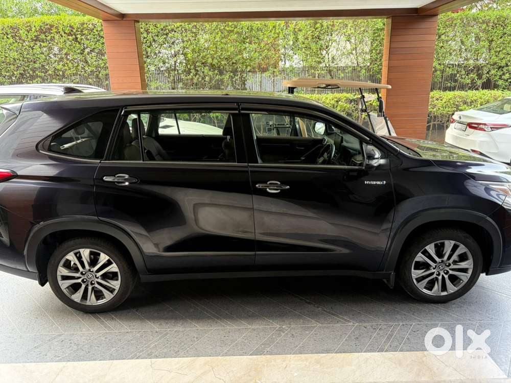 Toyota Innova Hycross Hybrid 2024 Year