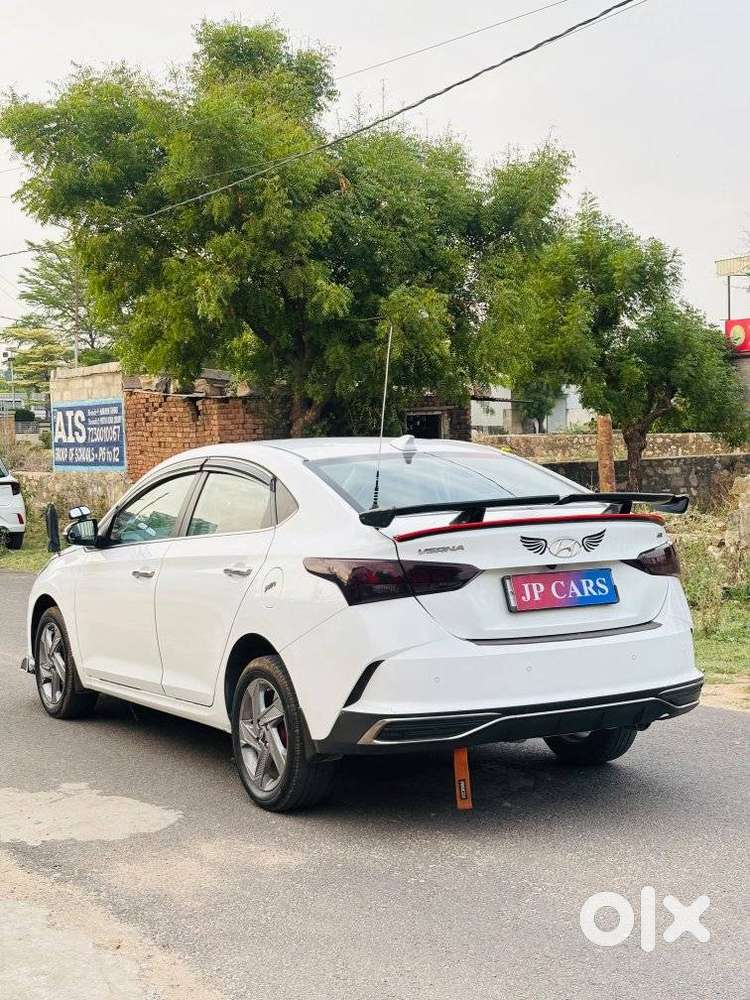 Hyundai Verna 1.5 Sx Ivt, 2022, Petrol