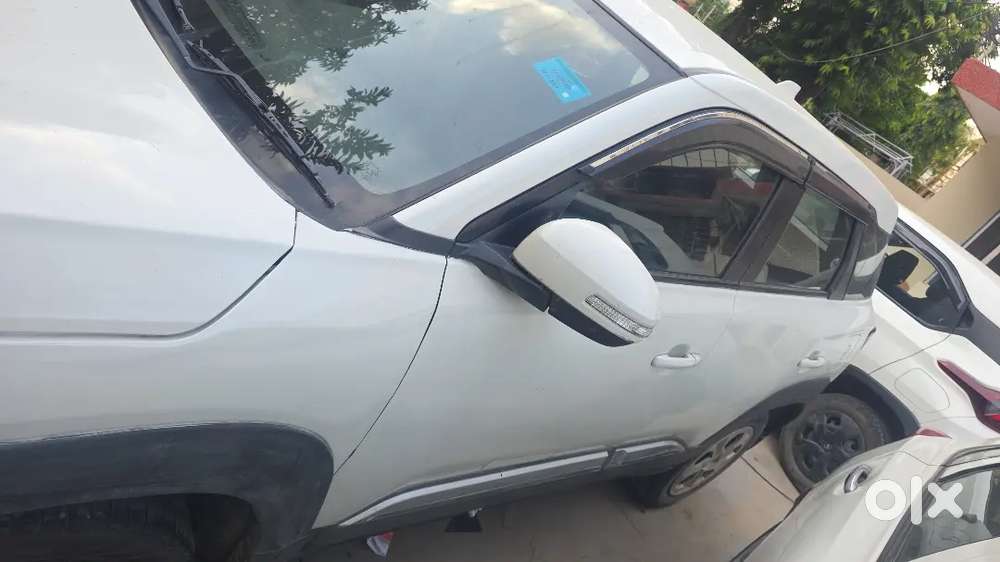 Maruti Brezza Lxi Petrol 2023