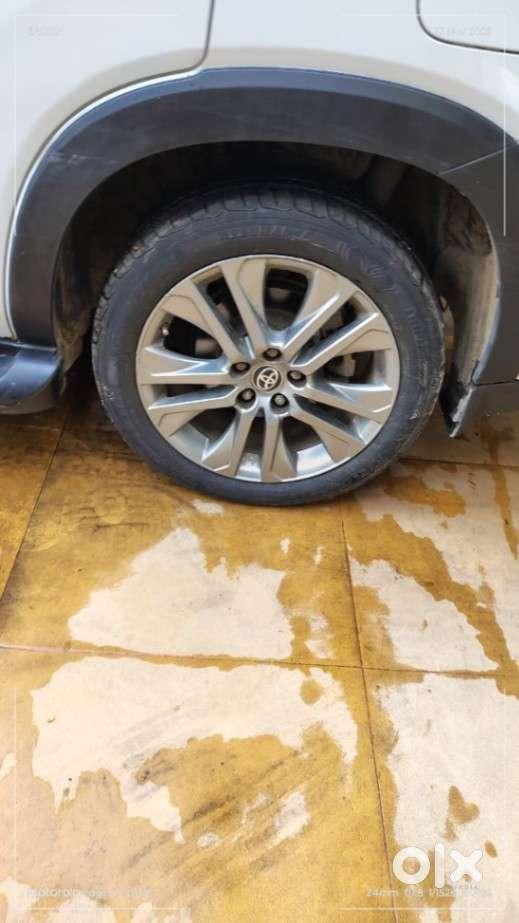 Toyota Innova Hycross 2.0 Zx (o) Hybrid 7 Str, 2024, Petrol