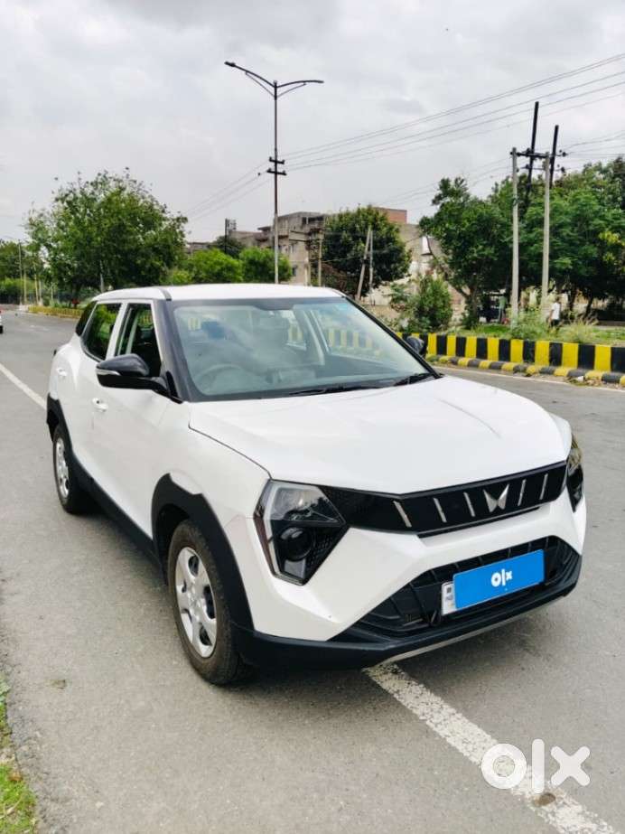Mahindra Xuv 3xo Ax5l 1.2 Petrol At, 2025