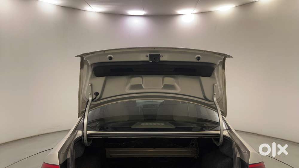 Volkswagen Vento Petrol Highline, 2014, Petrol