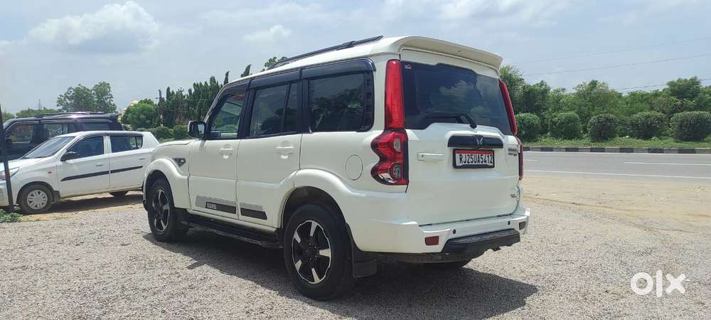 Mahindra Scorpio Classic 2.2 S 11 Mt 7 Str, 2023, Diesel