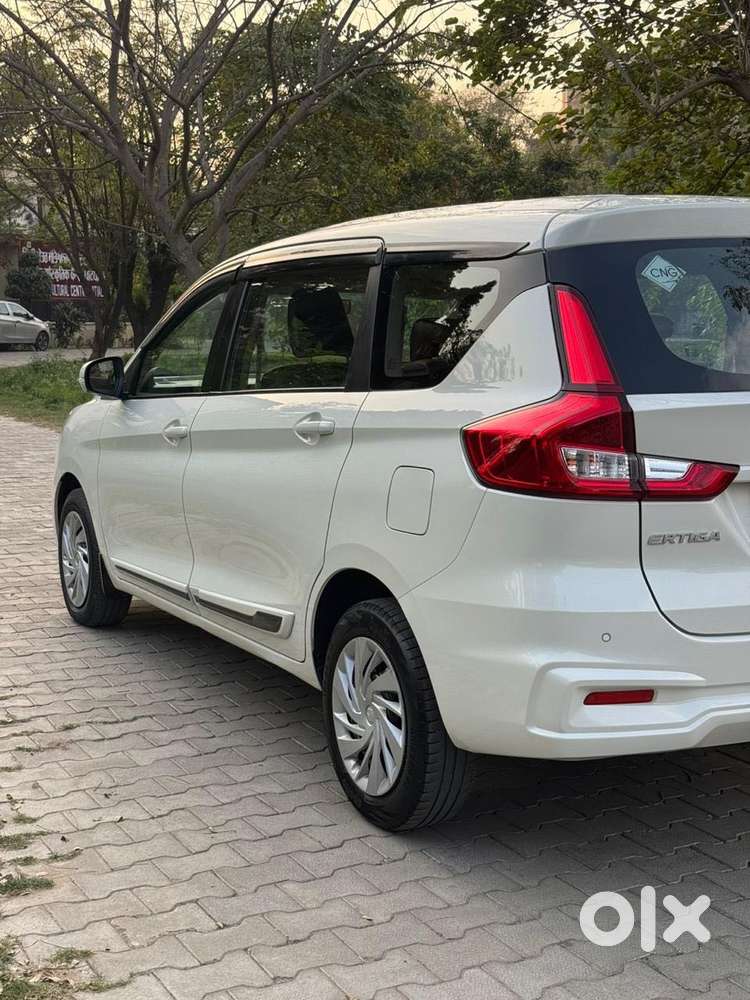 Maruti Suzuki Ertiga 2022-2023 Vxi Cng, 2022, Cng & Hybrids