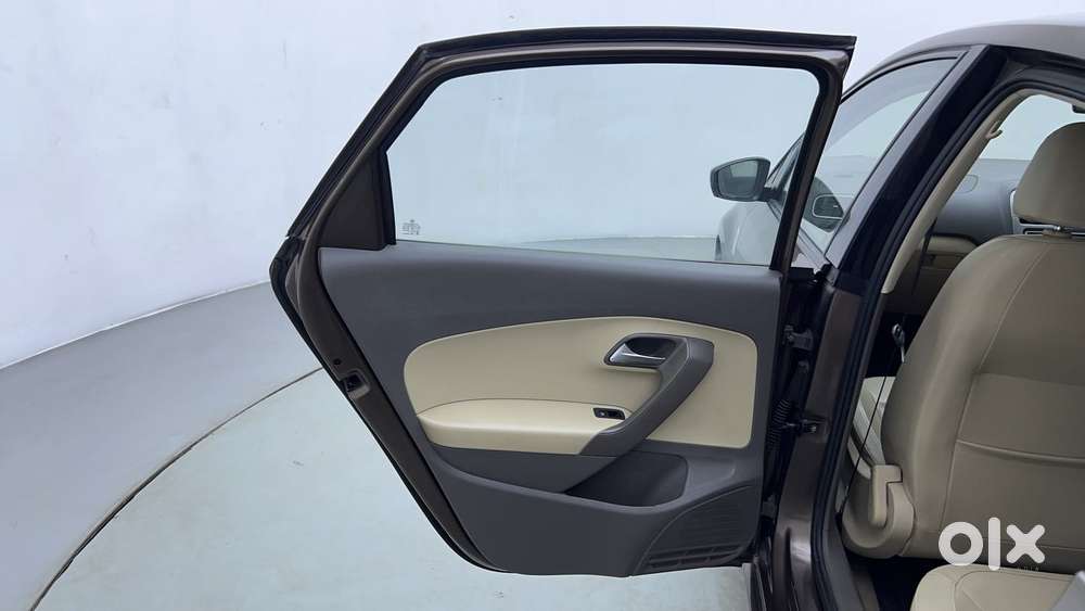 Volkswagen Vento 1.6 Highline, 2016, Petrol