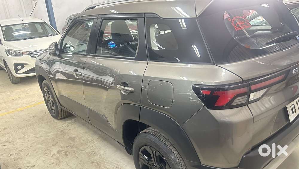 Maruti Suzuki Brezza 1.5 Zxi At Smart Hybrid, 2022, Petrol