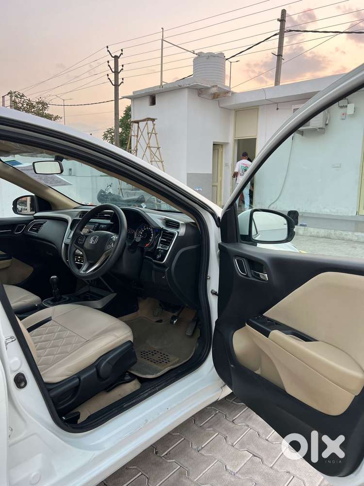 Honda City 1.5 V 5th Gen I-vtec Mt, 2022, Petrol