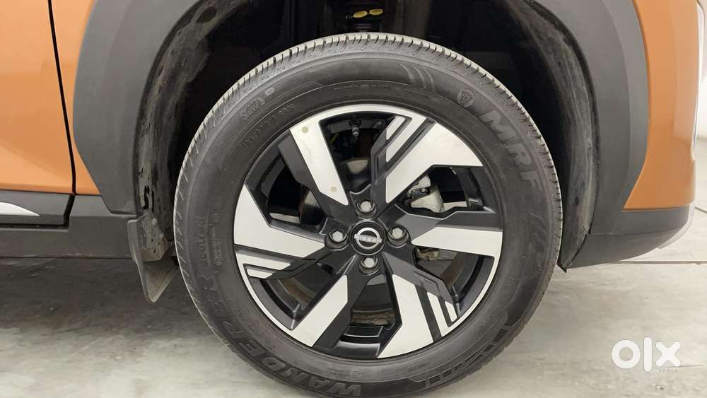 Nissan Magnite 1.0 Xv Premium Dual Tone, 2025, Petrol