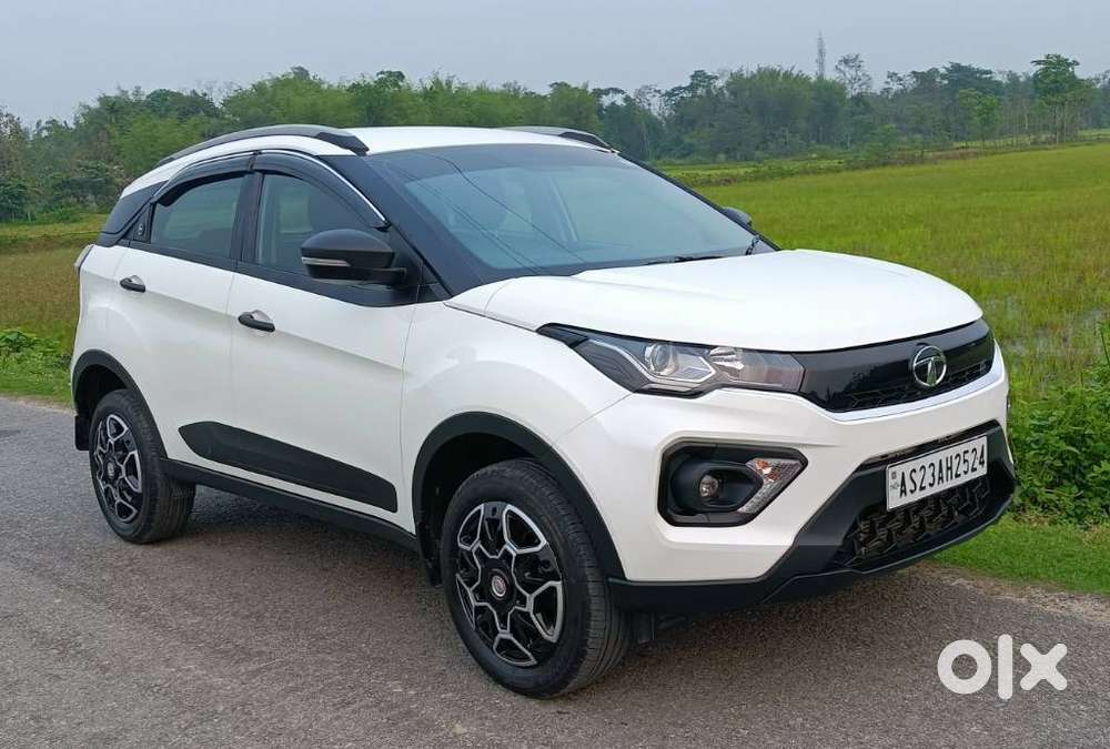 Tata Nexon, 2023, Petrol