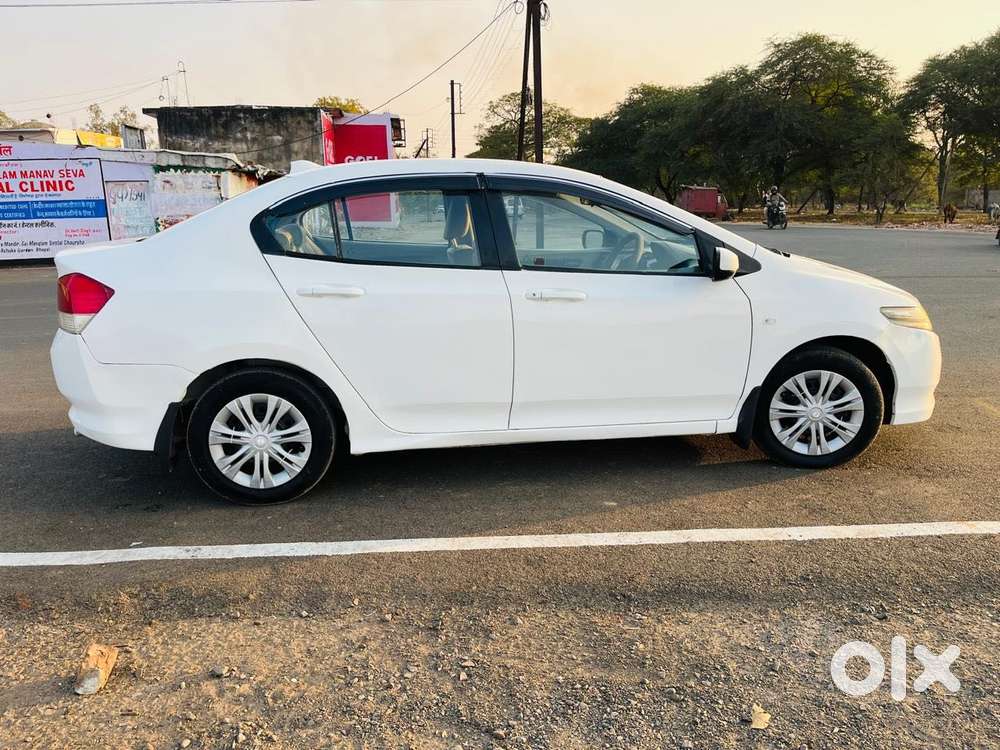 Honda Civic 1.8 V Mt Sunroof, 2019, Petrol