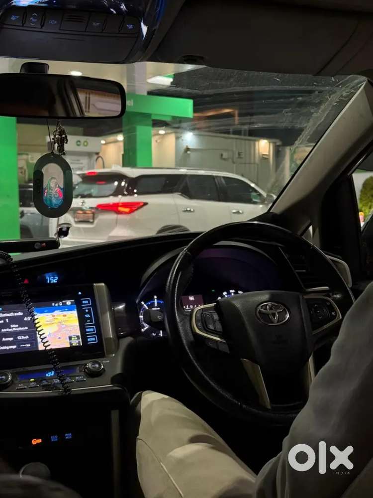 Toyota Innova Crysta 2017 Diesel 35000 Km Driven
