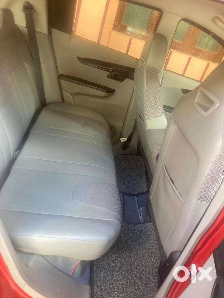 Mahindra Kuv 100 4+ G80 6s 2017 Petrol Good Condition