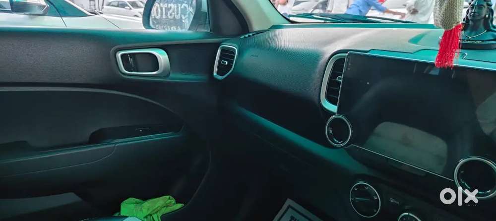 Hyundai Venue 2019 Petrol 69000 Km Driven Automatic