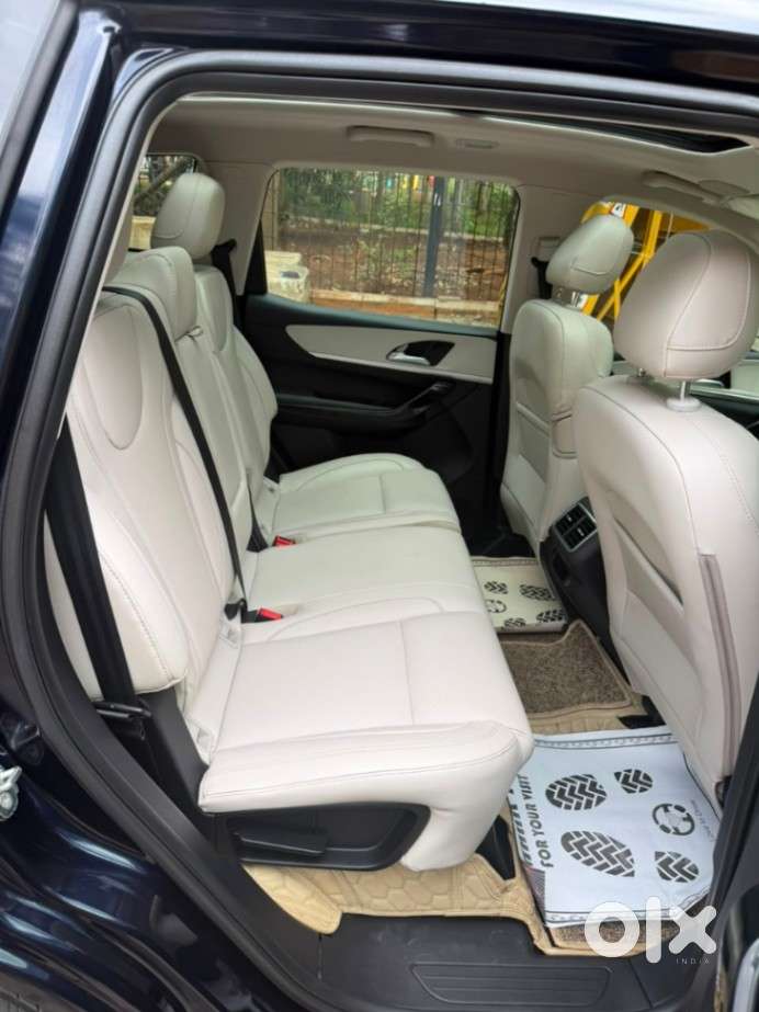 Mahindra Xuv700 2.2 Ax 7 Diesel At Luxury Pack Str Awd, 2023, Diesel