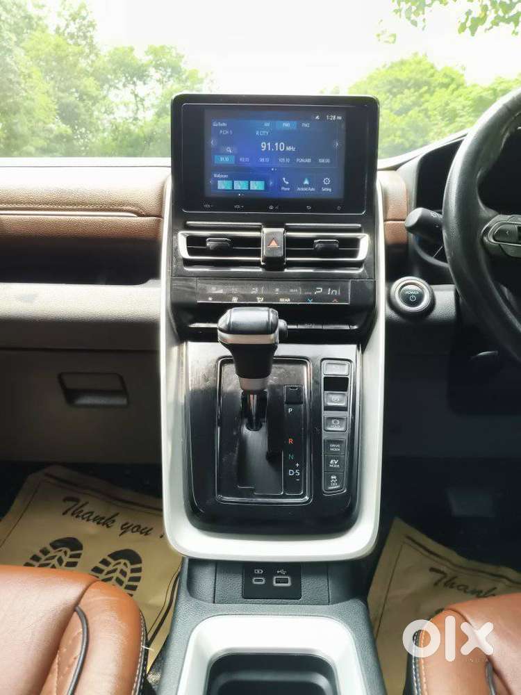 Toyota Innova Hycross 2.0 Vx Hybrid 7 Str, 2023, Petrol