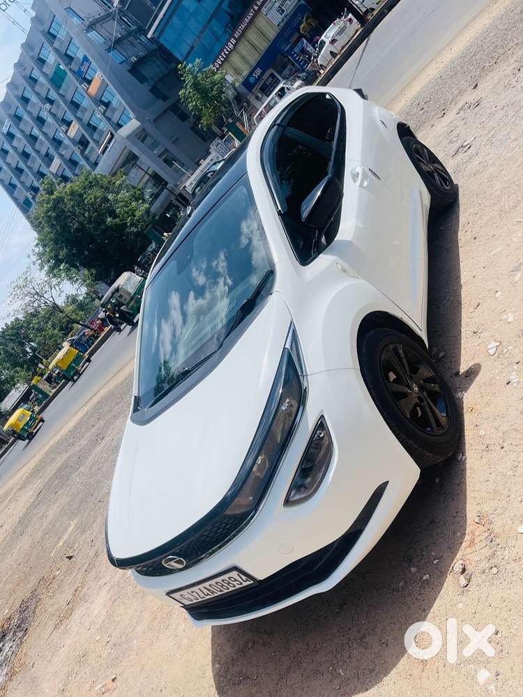 Tata Altroz Petrol 2023