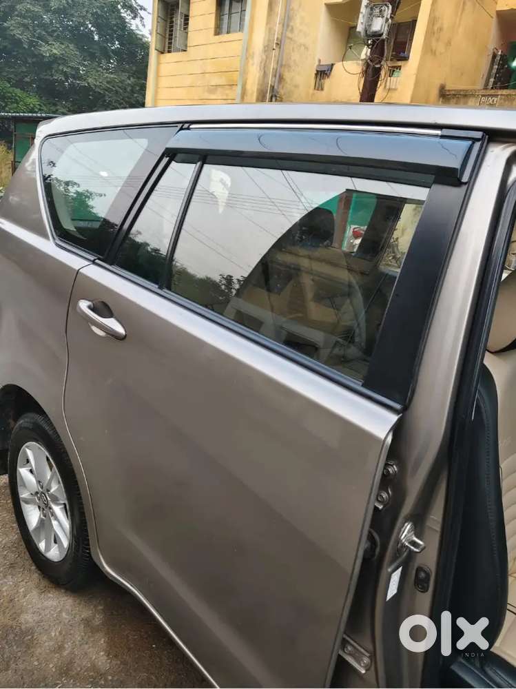 Toyota Innova Crysta 2018 Diesel 120000 Km Driven
