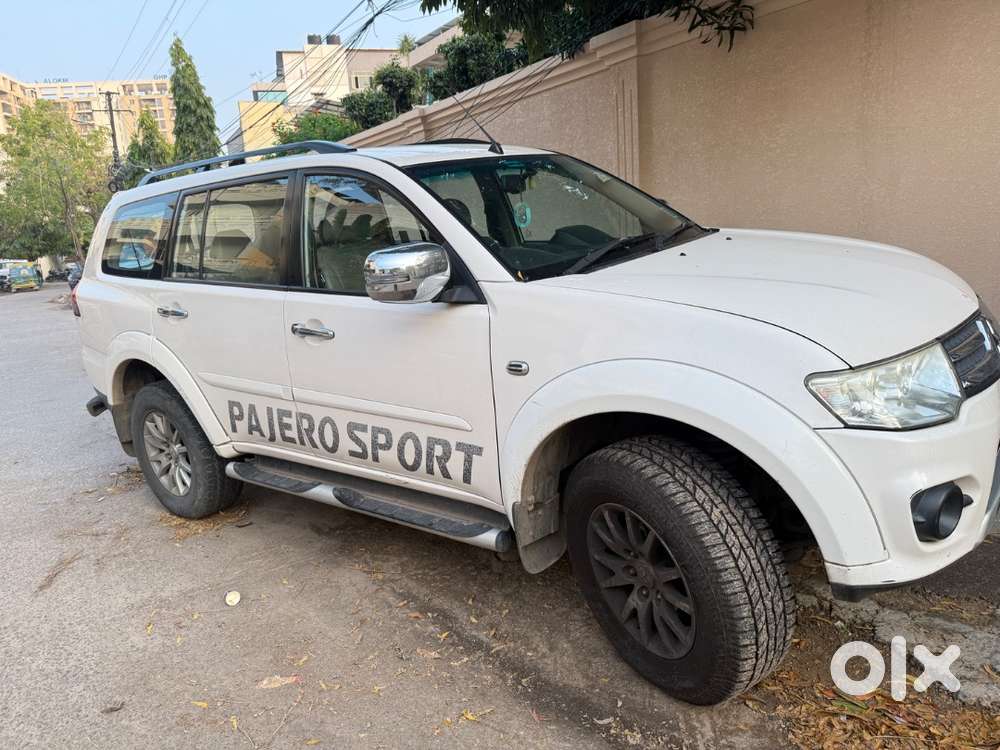 Mitsubishi Pajero Sports Automatic Diesel