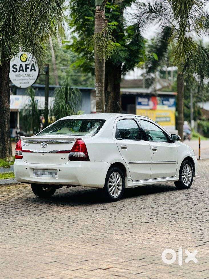 Toyota Etios Vx Limited Edition, 2016, Petrol