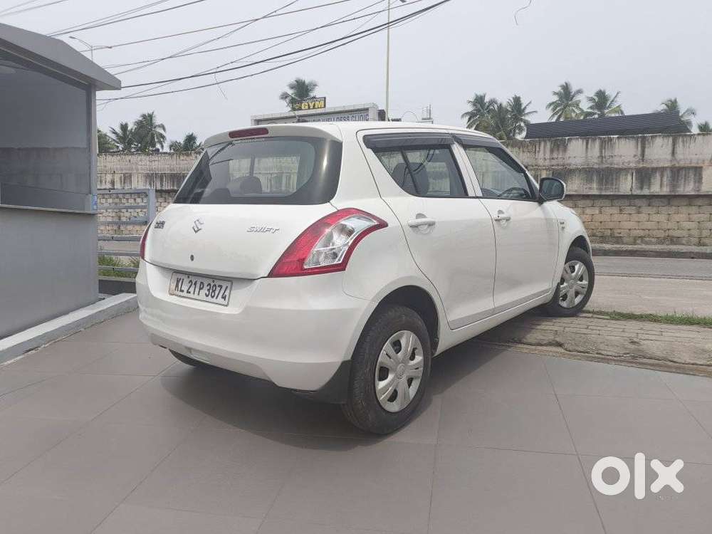 Maruti Suzuki Swift Lxi Option, 2017, Petrol