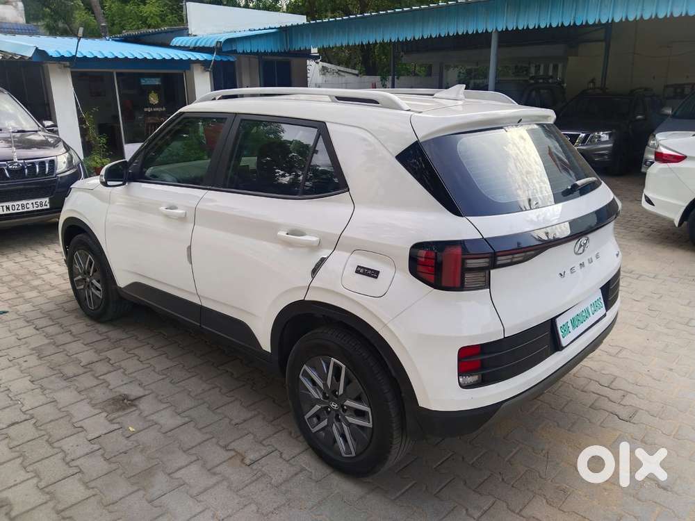Hyundai Venue 1.0 S (o) Turbo Dct, 2024, Petrol
