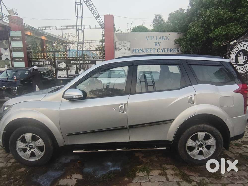Mahindra Xuv500 W8, 2015