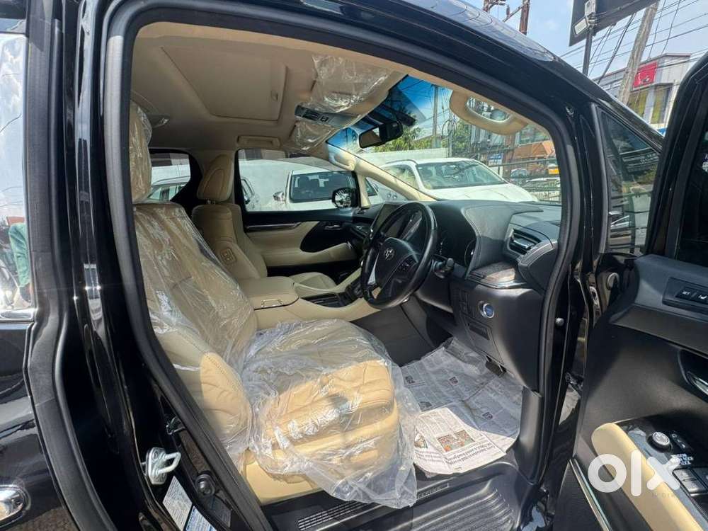 Toyota Vellfire Vip – Executive Lounge, 2022, Petrol