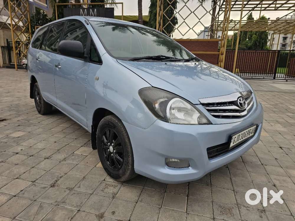 Toyota Innova 2.5 E 8 Str, 2011, Diesel
