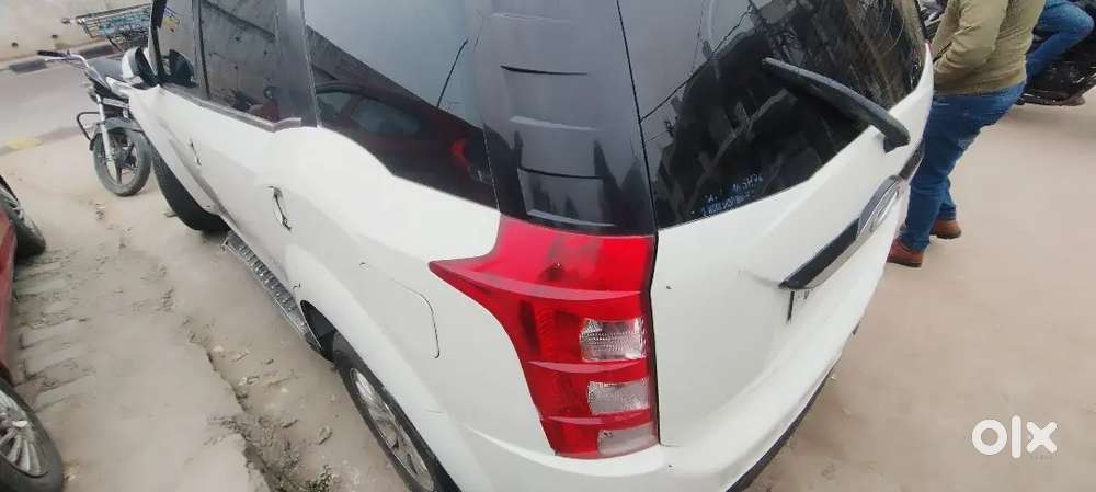 Sunroof Wali Mahindra Xuv 500 (automatic) – Best Condition Ki Gadi!