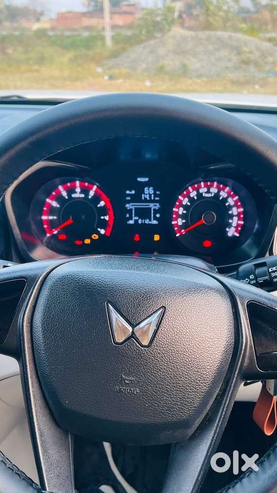 Mahindra Xuv 3xo 2025 Petrol 8000 Km Driven