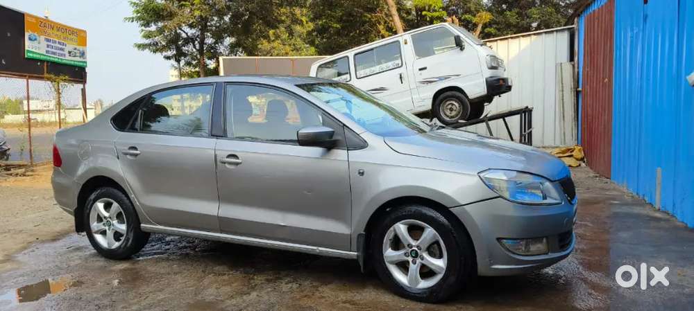 Skoda Rapid Elegance 2012