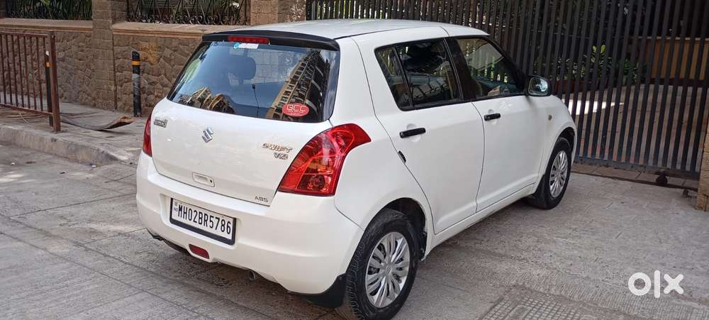 Maruti Suzuki Swift Vxi 1.2 Abs Bs-iv, 2011, Petrol