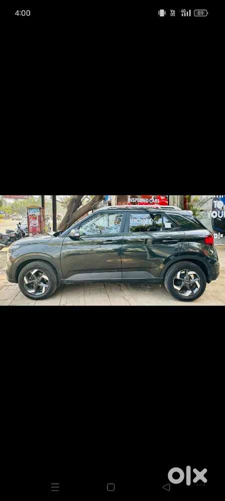 Hyundai Venue Turbo.