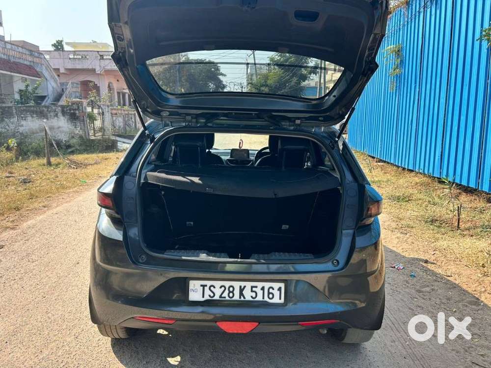 Tata Altroz 1.2 Xz (o), 2021, Petrol