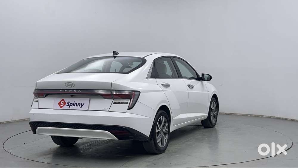 Hyundai Verna 1.5 Sx (o) Vtvt Ivt, 2023, Petrol