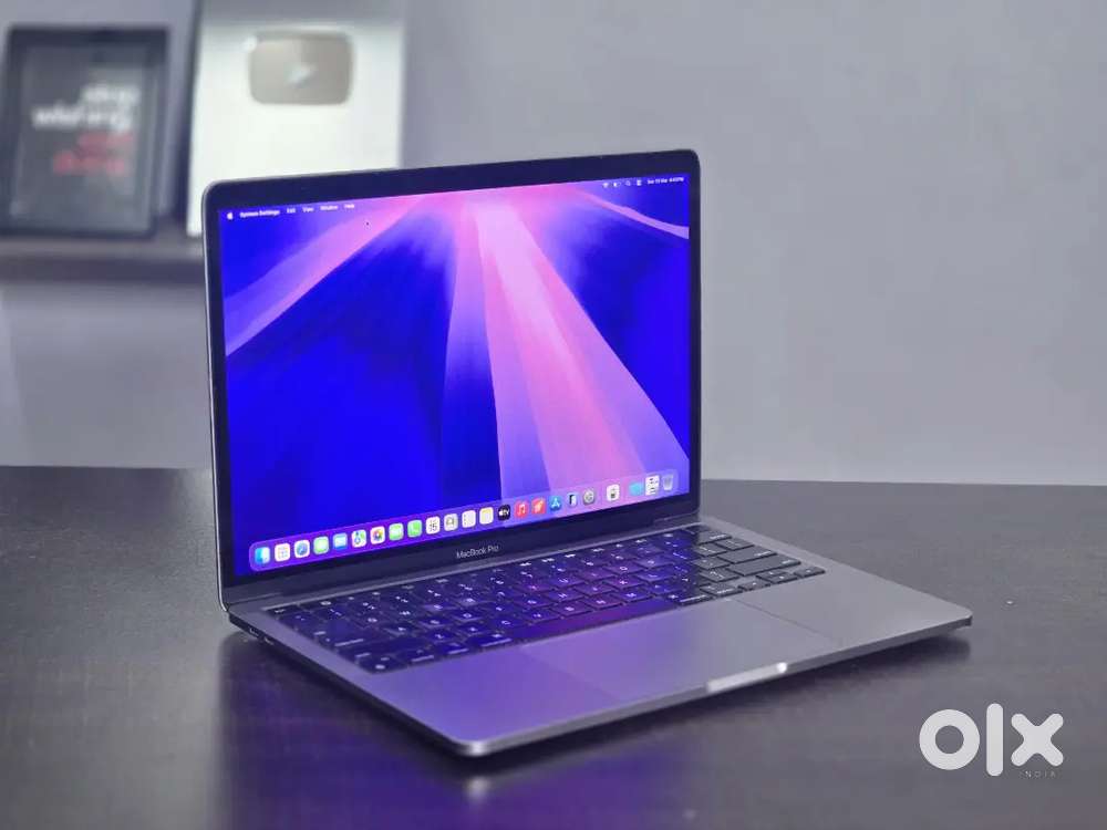 MacGallery Macbook Pro M2 8gb 256gb 13 inch With Waranty & Charger