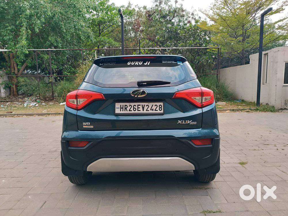 Mahindra Xuv300 1.2 W8 (o) Amt Petrol, 2022, Petrol