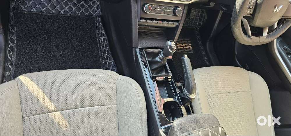 Mahindra Xuv 700 2.0 L Turbo Petrol Mx  5 Seater  Variant For Sale