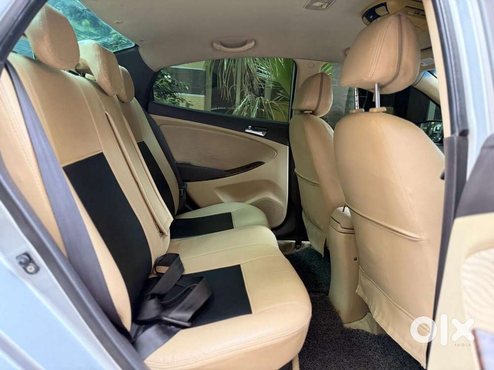 Hyundai Verna Fluidic 1.6 Vtvt Sx, 2011, Petrol