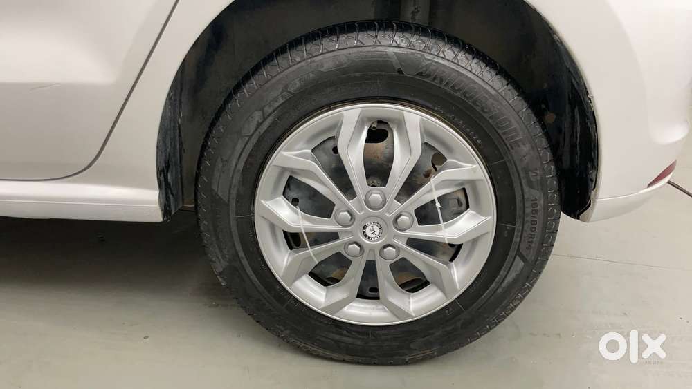 Volkswagen Polo Petrol Trendline 1.2l, 2015, Petrol