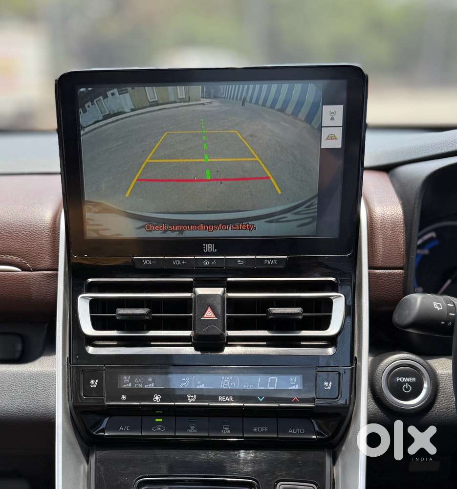 Toyota Innova Hycross 2.0 Zx Hybrid 7 Str, 2023, Petrol