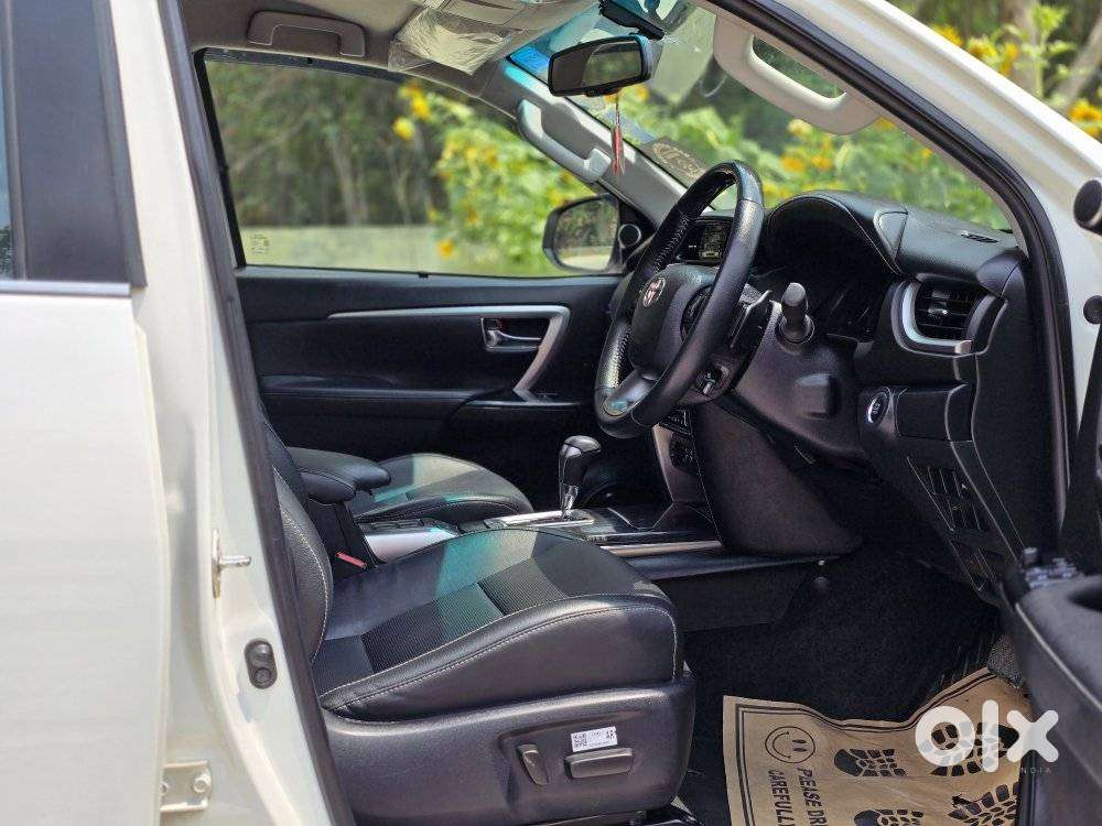 Toyota Fortuner 3.0 4x2 Automatic, 2022, Petrol
