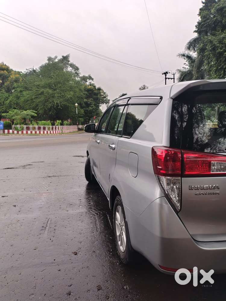 Toyota Innova Crysta 2016