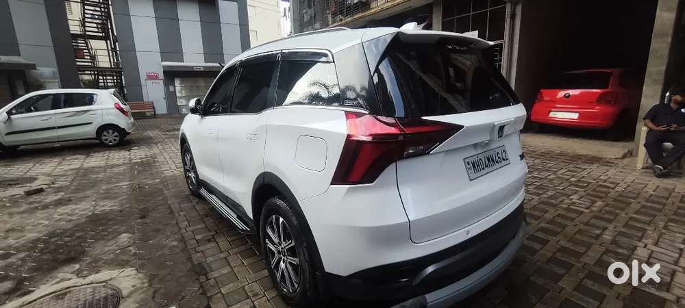 Mahindra Xuv700 Ax7 2025