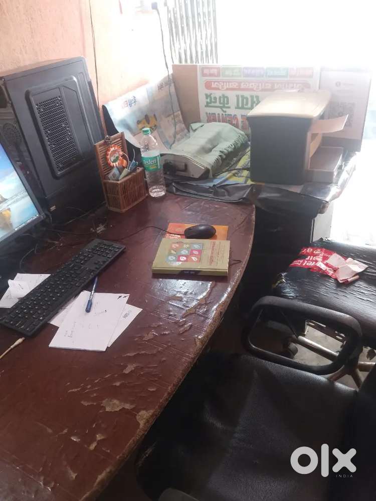 Cyber cafe counter